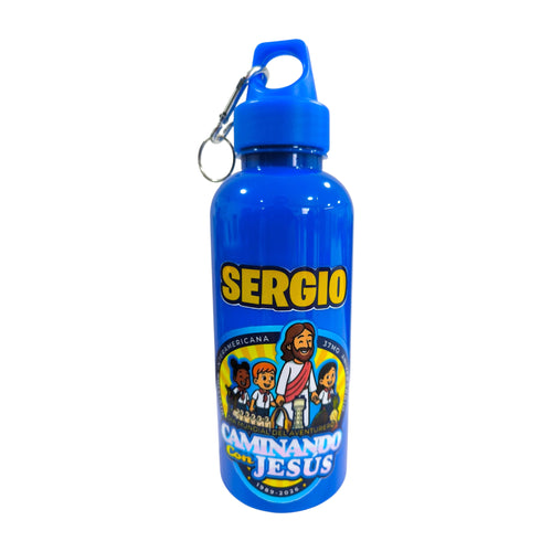 Detalle de tapa con argolla de llavero para colgar en botilito plástico infantil personalizado de 500 ml.